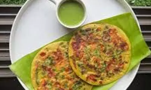 Moong Dal Uttapam:  नाश्ते में ट्राई करें हेल्दी मूंग दाल उत्तपम