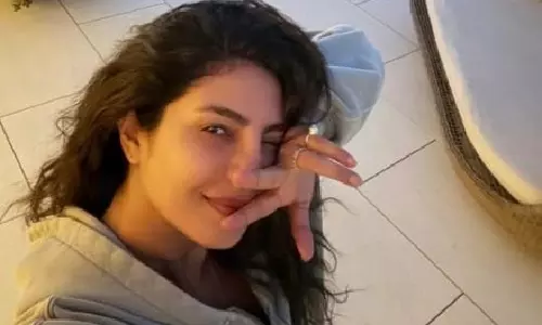 Priyanka Chopra ने घर वापसी पर एक प्यारी सेल्फी के साथ अपनी यादों को ताज़ा किया Priyanka Chopra ने घर वापसी पर एक प्यारी सेल्फी के साथ अपनी यादों को ताज़ा किया