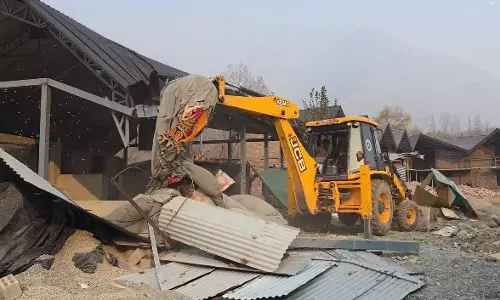 Jammu Kashmir:बड़ी कार्रवाई, कई इलाकों में चला पीला पंजा