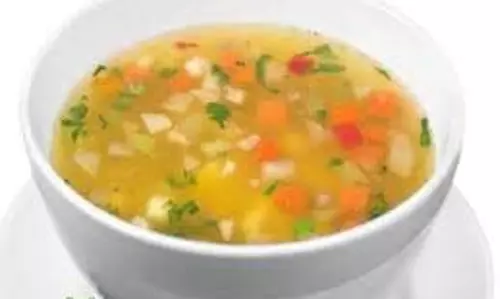 Seven Vegetable Soup: रंग-बिरंगी सब्जियों से तैयार करें सुपर हेल्दी सेवन वेजिटेबल सूप