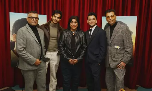 Karan Johar गुरिंदर चड्ढा द्वारा होस्ट की गई होमबाउंड की लंदन स्क्रीनिंग में शामिल हुए Karan Johar गुरिंदर चड्ढा द्वारा होस्ट की गई होमबाउंड की लंदन स्क्रीनिंग में शामिल हुए