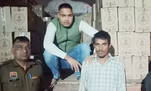 Gurugram: गुरुग्राम में ट्रैफिक चेकिंग में पकड़ा अवैध शराब से भरा कैंटर