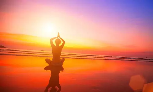 Yoga: जानिए क्यों दी जाती है खाली पेट प्राणायाम करने की सलाह Yoga: जानिए क्यों दी जाती है खाली पेट प्राणायाम करने की सलाह