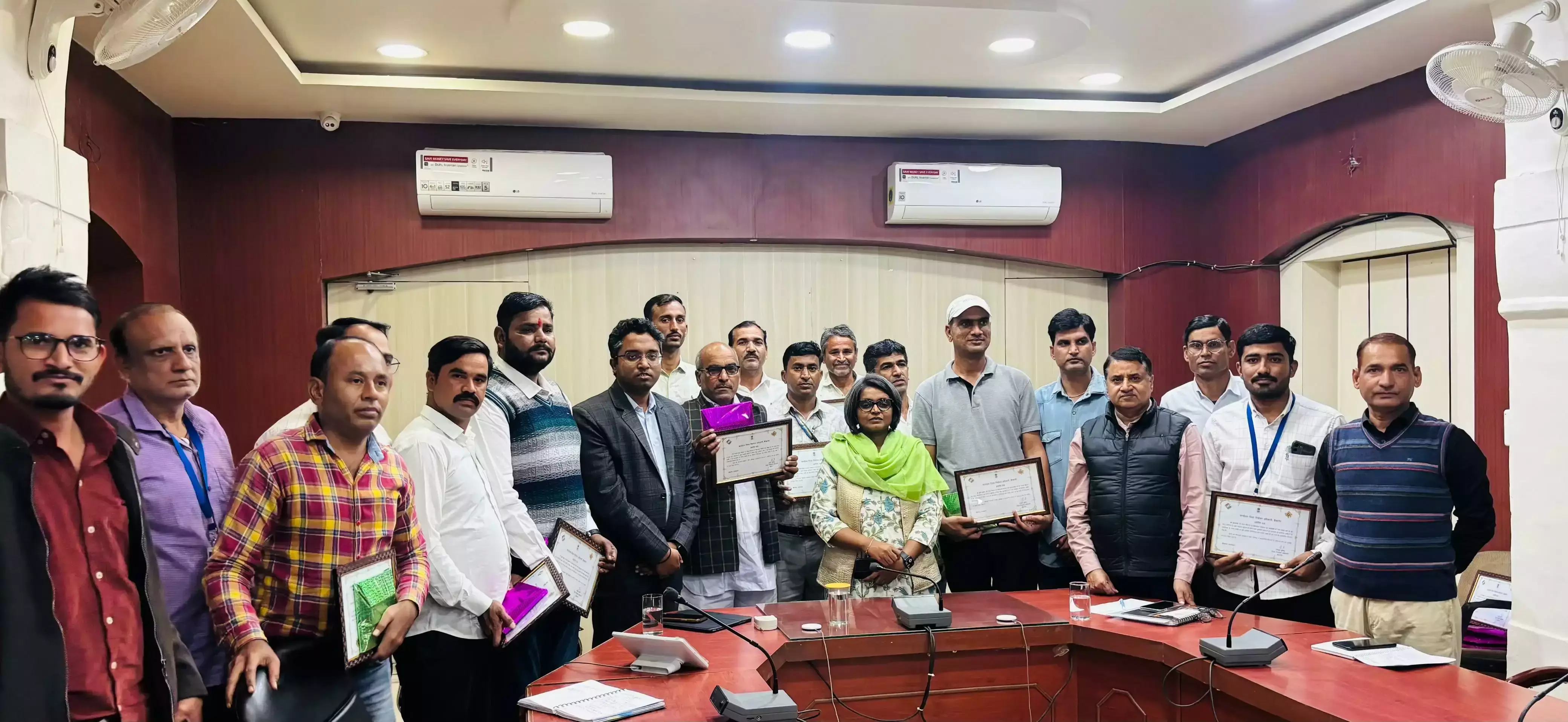 Bikaner: बीकानेर में गणना प्रपत्रों की डिजिटल प्रक्रिया पूरी, 66 बीएलओ शामिल Bikaner: बीकानेर में गणना प्रपत्रों की डिजिटल प्रक्रिया पूरी, 66 बीएलओ शामिल