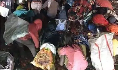 Patna:टमाटर लदा ट्रक पलटा,  लाखों का नुक्सान
