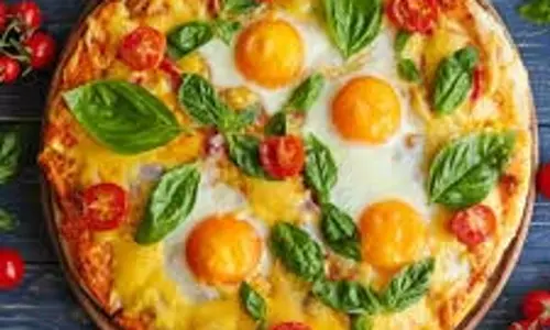 Egg Pizza : सर्दियों में खाना है कुछ टेस्टी और हेल्दी, तो एग पिज्जा है बेहतरीन ऑप्शन Egg Pizza : सर्दियों में खाना है कुछ टेस्टी और हेल्दी, तो एग पिज्जा है बेहतरीन ऑप्शन