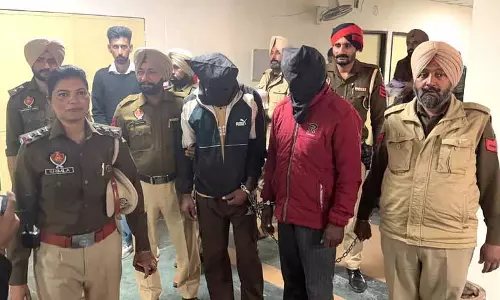 Punjab: सीमा पार तस्करी, 5.4 kg हेरोइन, चीनी पिस्तौल, गोला-बारूद बरामद