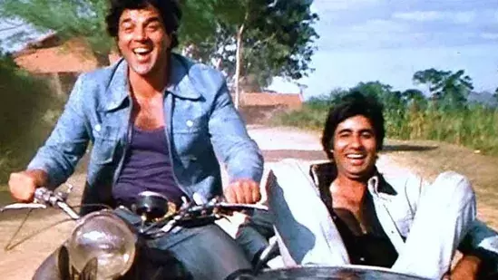 Sholay का 4K वर्जन अब 56वें IFFI में नहीं दिखाया जाएगा Sholay का 4K वर्जन अब 56वें IFFI में नहीं दिखाया जाएगा