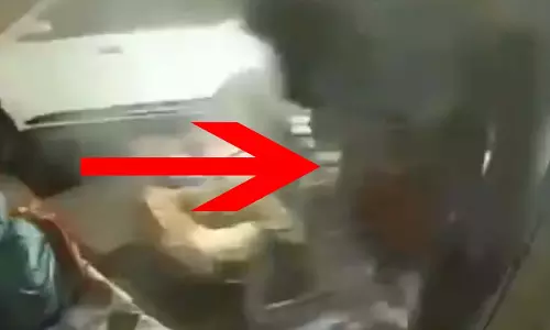OMG! बेकाबू हुई SUV कार, घर का कर दिया ये हाल OMG! बेकाबू हुई SUV कार, घर का कर दिया ये हाल