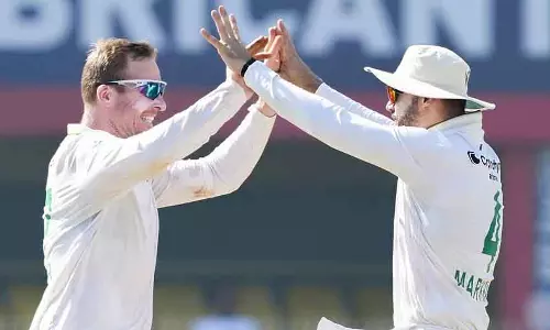 India vs South Africa : हार्मर ने फिर से धमाका किया, प्रोटियाज ने सीरीज जीती India vs South Africa : हार्मर ने फिर से धमाका किया, प्रोटियाज ने सीरीज जीती