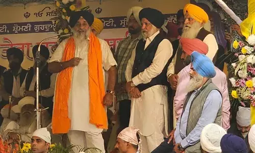 Sukhbir Badal ने 350वीं शहीदी वर्षगांठ पर पंथिक एकता की अपील की, सिख संस्थाओं को खतरे की चेतावनी दी