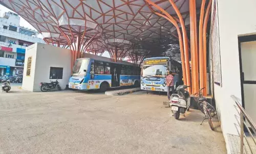 CMDA के 3 नए टर्मिनलों पर दोपहिया वाहनों के लिए पार्किंग की जगह नहीं CMDA के 3 नए टर्मिनलों पर दोपहिया वाहनों के लिए पार्किंग की जगह नहीं