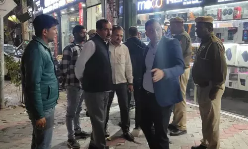 Rohtak में कूड़ा फेंकने वालों पर MC ने सख्ती की