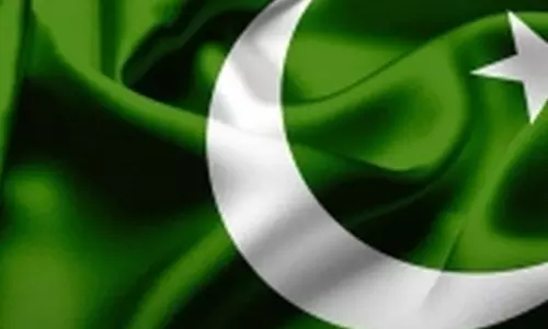 Pakistan के सेंट्रल बैंक ने कैश में विदेशी मुद्रा बिक्री पर रोक लगाई