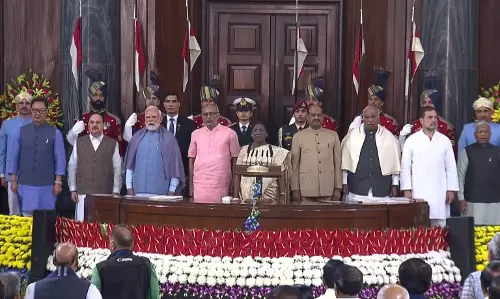 औपनिवेशिक मानसिकता को त्यागने में संविधान मार्गदर्शक शक्ति बना हुआ : राष्ट्रपति मुर्मू