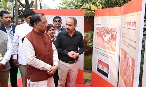 CM विष्णुदेव साय ने संविधान पर आधारित प्रदर्शनी का किया अवलोकन