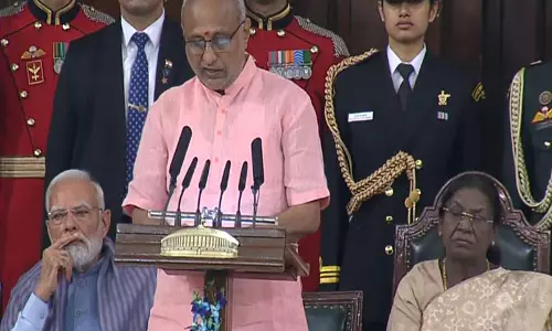 संविधान दिवस: उपराष्ट्रपति राधाकृष्णन ने तमिल में शुरू किया संबोधन, संविधान निर्माताओं की सराहना की संविधान दिवस: उपराष्ट्रपति राधाकृष्णन ने तमिल में शुरू किया संबोधन, संविधान निर्माताओं की सराहना की