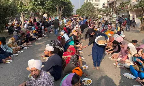 हिंद की चादर याद की गई, भक्तों से Guru के बताए रास्ते पर चलने की अपील की गई हिंद की चादर याद की गई, भक्तों से Guru के बताए रास्ते पर चलने की अपील की गई