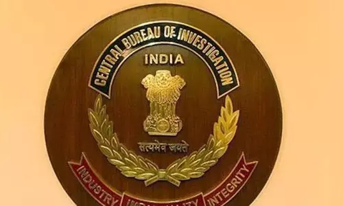 CBI की बड़ी कार्रवाई, दो अधिकारियों को 50 हजार रिश्वत लेते रंगे हाथों पकड़ा