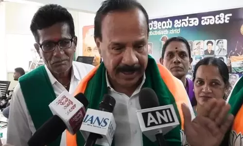 सदानंद गौड़ा ने कांग्रेस की दरार पर टिप्पणी की सदानंद गौड़ा ने कांग्रेस की दरार पर टिप्पणी की