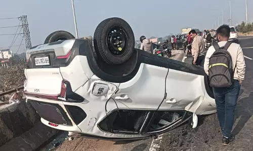 Bahadurgarh: सड़क हादसे में कई लोग घायल, तीन वाहन टकराए Bahadurgarh: सड़क हादसे में कई लोग घायल, तीन वाहन टकराए