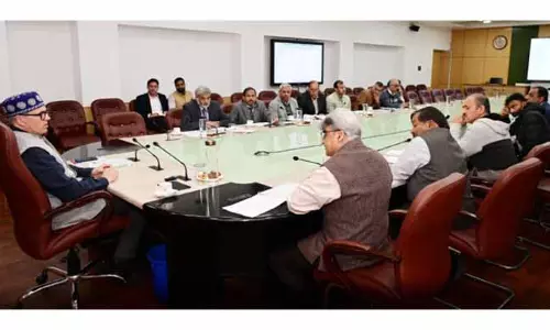 CM ने राजस्व विभाग की बुनियादी ढांचा परियोजनाओं की प्रगति की समीक्षा की CM ने राजस्व विभाग की बुनियादी ढांचा परियोजनाओं की प्रगति की समीक्षा की