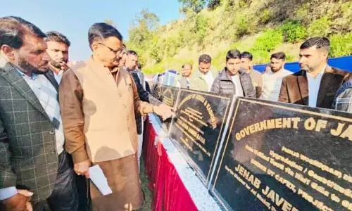 Rana ने मनकोट में 80 करोड़ रुपये की परियोजनाओं का उद्घाटन और शिलान्यास किया Rana ने मनकोट में 80 करोड़ रुपये की परियोजनाओं का उद्घाटन और शिलान्यास किया