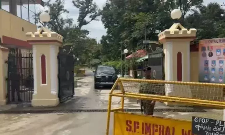 Manipur: डोलाईथाबी में पुलिस कार्रवाई के विरोध में छात्रों ने राजभवन तक मार्च निकाला