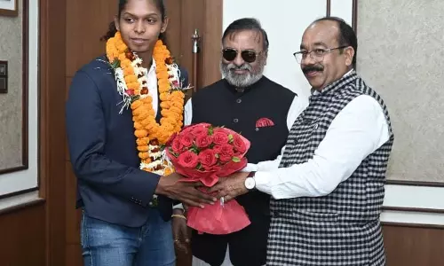 कबड्डी में भारत को जीत दिलाने वाली संजू देवी ने की अरुण साव से मुलाकात