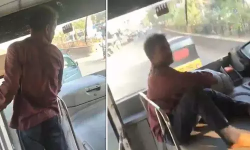 Narsampet कांग्रेस MLA के दादा पर RTC बस में ड्रग डीलरों ने हमला किया Narsampet कांग्रेस MLA के दादा पर RTC बस में ड्रग डीलरों ने हमला किया