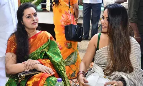 क्या रेणु देसाई फिर से बिज़ी हैं.. फिल्म 16 Konda Pandaga में आंटी के रोल में