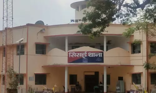 प्रेमी युगल के शव बरामद, शवों की हालत को देखते हुए अंदेशा है कि... प्रेमी युगल के शव बरामद, शवों की हालत को देखते हुए अंदेशा है कि...