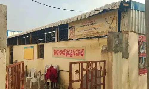 Edupayala में रिवॉल्वर लिए बंदूकधारियों ने भक्तों से भारी कैश लूटा