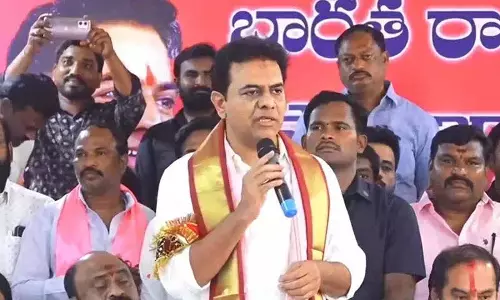 KTR ने कहा कि रेवंत रेड्डी 27 यूएलबी के मर्जर के साथ एजेंडा को आगे बढ़ा रहे हैं KTR ने कहा कि रेवंत रेड्डी 27 यूएलबी के मर्जर के साथ एजेंडा को आगे बढ़ा रहे हैं