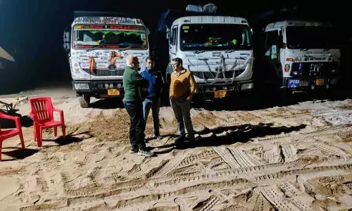 Jagatsinghpur: अवैध रेत खनन पर देर रात बड़ी कार्रवाई Jagatsinghpur: अवैध रेत खनन पर देर रात बड़ी कार्रवाई