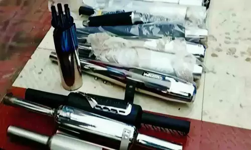 साइलेंसर मॉडिफिकेशन वाले बाइकर्स पर ओडिशा पुलिस का शिकंजा, FIR दर्ज होगी साइलेंसर मॉडिफिकेशन वाले बाइकर्स पर ओडिशा पुलिस का शिकंजा, FIR दर्ज होगी