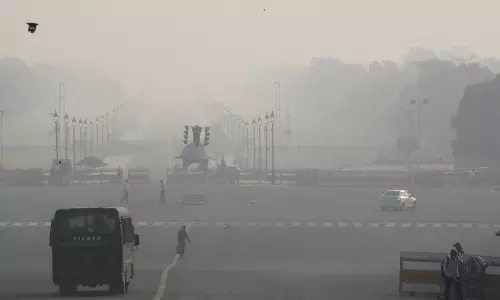 CJI का प्रदूषण पर गंभीर बयान, बढ़ते स्मॉग के बीच कोर्ट में वर्चुअल सुनवाई की चर्चा CJI का प्रदूषण पर गंभीर बयान, बढ़ते स्मॉग के बीच कोर्ट में वर्चुअल सुनवाई की चर्चा