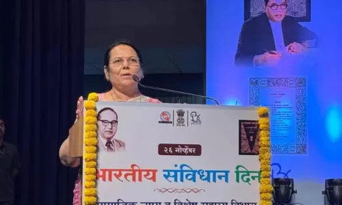 Neelam Gorhe: हर घर में संविधान को शामिल करें