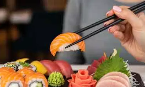 भारत में Japanese खाना अब सिर्फ़ स्वाद नहीं, एक अनुभव बन गया भारत में Japanese खाना अब सिर्फ़ स्वाद नहीं, एक अनुभव बन गया