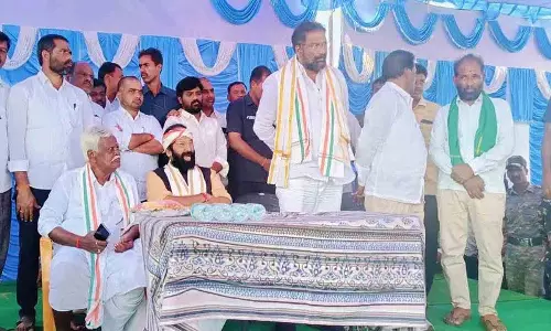 State Minister ने जुरल के विस्थापित लोगों से मुलाकात की