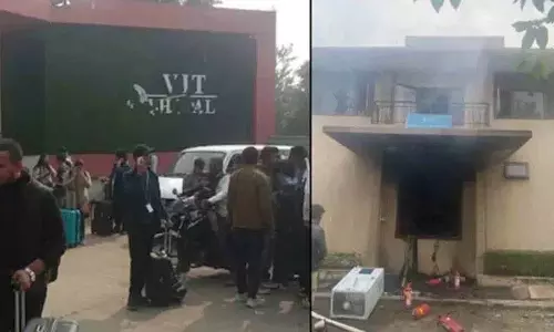 University में पीलिया फैला.. स्टूडेंट्स का प्रदर्शन, गाड़ियों में आग लगाई
