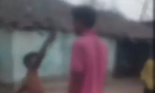 CG: 2 नाबालिगों ने धारदार हथियार दिखाकर युवक को धमकाया