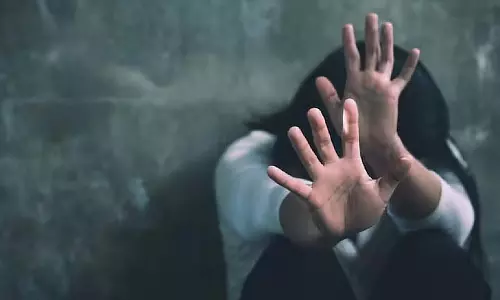 आठवीं क्लास की स्टूडेंट के साथ gang-raped, दूसरे स्टूडेंट पर न्यूड वीडियो बनाने का आरोप आठवीं क्लास की स्टूडेंट के साथ gang-raped, दूसरे स्टूडेंट पर न्यूड वीडियो बनाने का आरोप