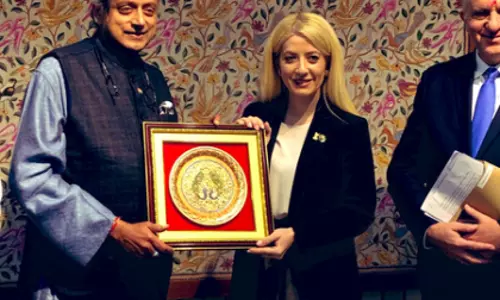 साइप्रस संसदीय प्रतिनिधिमंडल ने थरूर की अगुवाई वाली समिति का स्वागत किया साइप्रस संसदीय प्रतिनिधिमंडल ने थरूर की अगुवाई वाली समिति का स्वागत किया