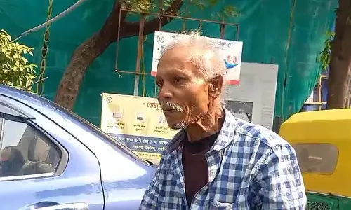 Salt Lake में बेटे को ढूंढते हुए सड़क हादसे में मां की मौत Salt Lake में बेटे को ढूंढते हुए सड़क हादसे में मां की मौत