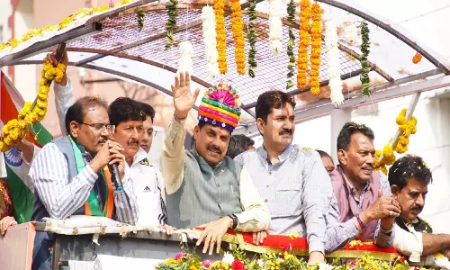 CM यादव ने इंदौर में सरदार पटेल की 150वीं जयंती वर्ष के उपलक्ष्य में नर्मदा प्रवाह एकता मार्च में भाग लिया CM यादव ने इंदौर में सरदार पटेल की 150वीं जयंती वर्ष के उपलक्ष्य में नर्मदा प्रवाह एकता मार्च में भाग लिया
