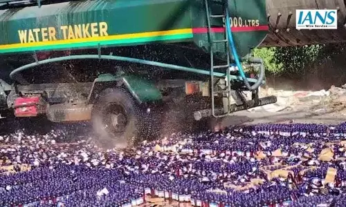 पुलिस ने 1.24 करोड़ के 59,000 ईस्कुफ़ सिरप नष्ट कर अवैध तस्करी रोकी