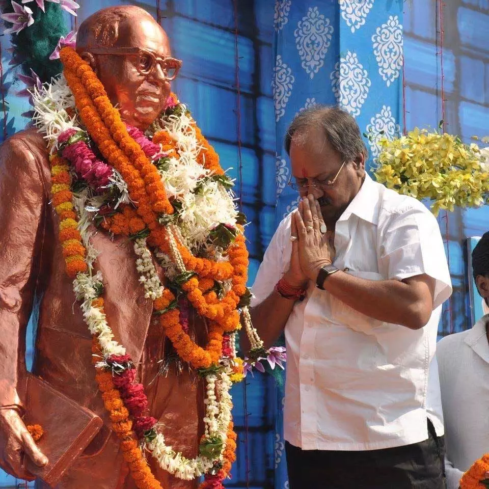 संविधान सिर्फ कानूनों का दस्तावेज़ नहीं, बल्कि हमारे अधिकारों की ढाल : MP बृजमोहन अग्रवाल संविधान सिर्फ कानूनों का दस्तावेज़ नहीं, बल्कि हमारे अधिकारों की ढाल : MP बृजमोहन अग्रवाल