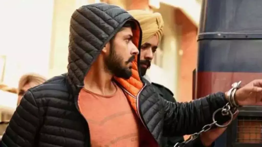 गैंगस्टर लॉरेंस बिश्नोई के नाम की जैकेट...एक्शन में पुलिस, मचा हड़कंप गैंगस्टर लॉरेंस बिश्नोई के नाम की जैकेट...एक्शन में पुलिस, मचा हड़कंप