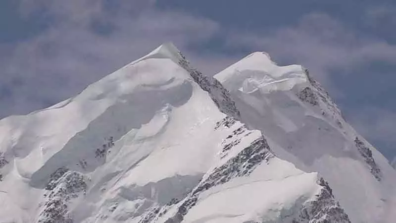New Zealand के सबसे ऊंचे पहाड़ से गिरने से दो की मौत, एक अमेरिकी पर्वतारोही शामिल New Zealand के सबसे ऊंचे पहाड़ से गिरने से दो की मौत, एक अमेरिकी पर्वतारोही शामिल